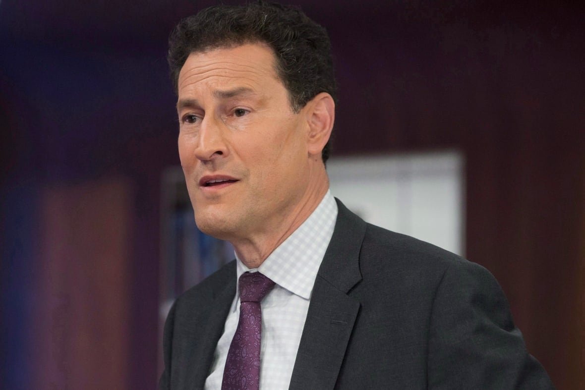 ont-opposition-debate-150218 TVO host Steve Paikin is pictured in a television studio in Toronto on Thursday , February 15, 2018.
