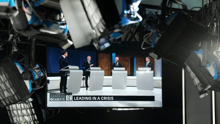 Federal leadersâ English debate in 6 minutes